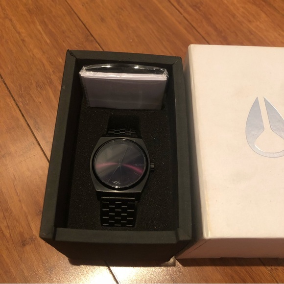 Nixon watch - Picture 4 of 5